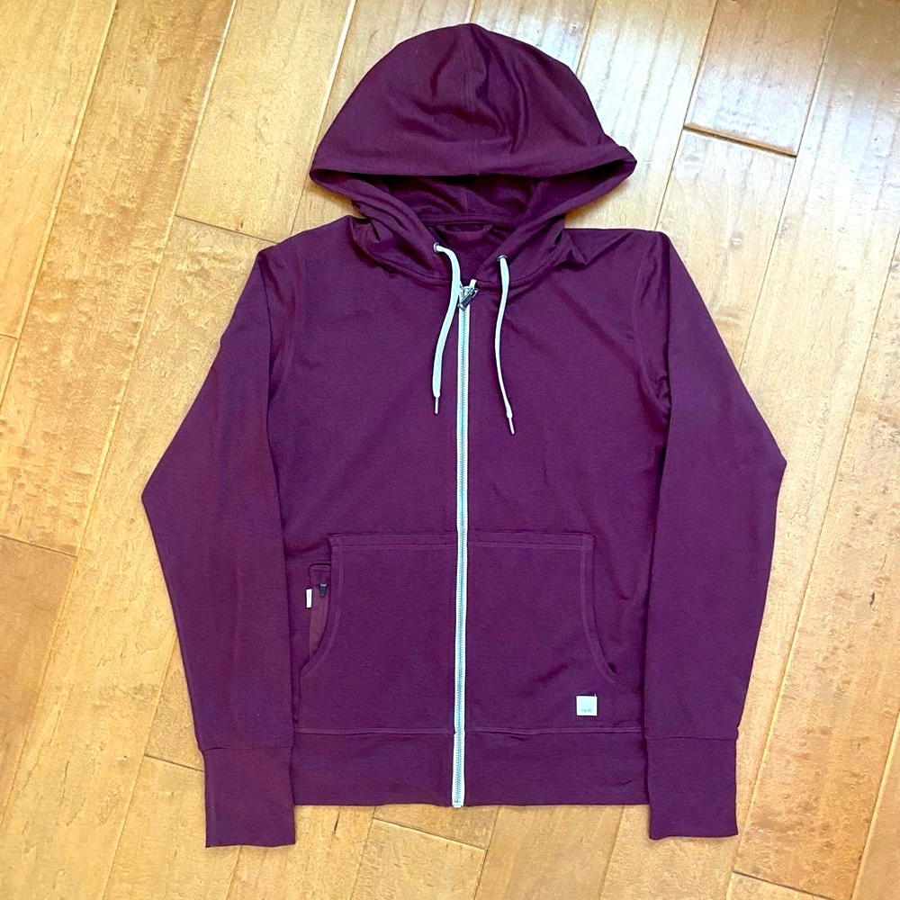Vuori Halo Performance Hoodie. Like New. Size M
